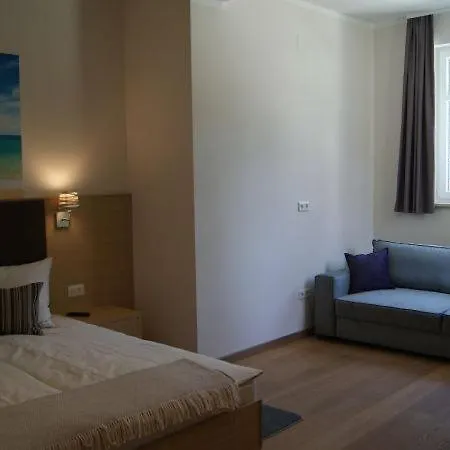 Emilia (adults Only) Otel *