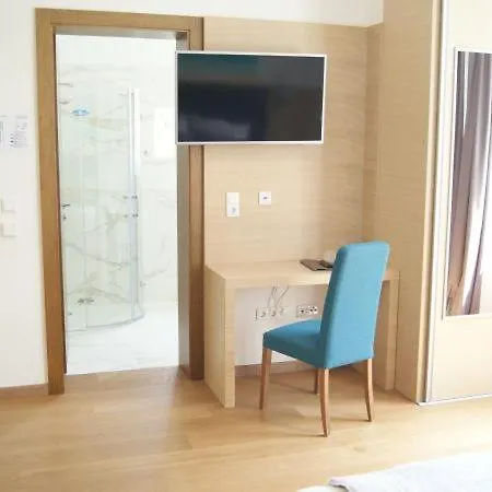 Emilia (adults Only) Otel